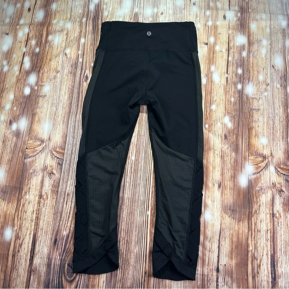 Lululemon Leggings Womens Cropped Mesh Panel Run Yoga Gym Workout Athletic Sz 4
